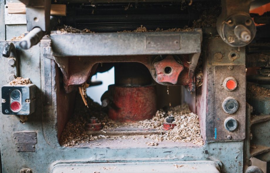 Plastic scrap grinder