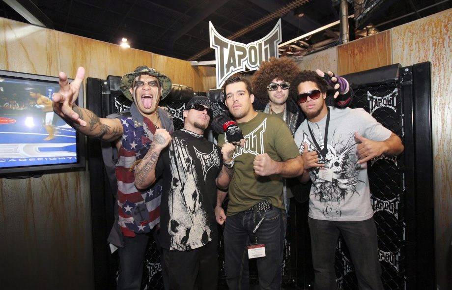 Tapout Hoodie: The Perfect Blend of Comfort and USA Style